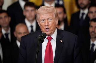 Trump dice que Venezuela ha sido "estabilizada" y que el petroleo está camino a Houston