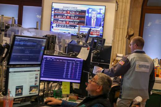 Wall Street remonta un 2 % tras aceptar Trump alto el fuego si Irán reabre Ormuz