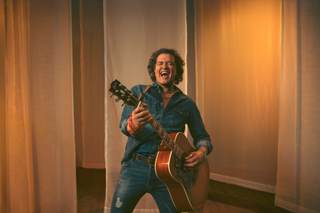 Carlos Vives lanza 'El último disco Vol.1', grabado en vivo y con toda la banda