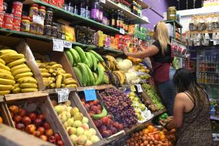 Los precios al consumidor en Argentina se desaceleran al 33,4 % interanual en septiembre