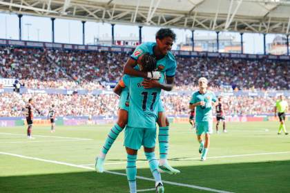 Atasco en la cima: Lamine Yamal, Camello y Mbappé alcanzan a Raphinha en el liderato