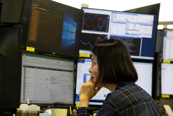 El Kospi surcoreano cae más de un 6 % en la apertura, lastrado por las tecnológicas