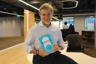 'Somos otros', el libro que documenta las lecciones y cambios que persisten tras covid-19