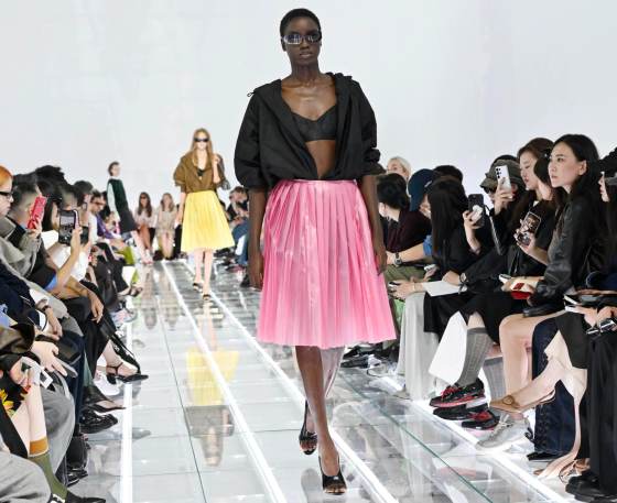 Prada hace de la falda, en todas sus versiones, la protagonista en la pasarela de Milán