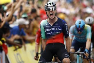Olav Kooij se hace grande en el Tour, Torstein Traeen mantiene el amarillo