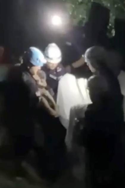 Rescatan en Venezuela a un niño de 3 años en horas decisivas de búsqueda tras terremotos