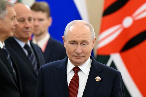 Putin está dispuesto a hablar sobre Ucrania con líderes europeos, incluido Macron y Merz