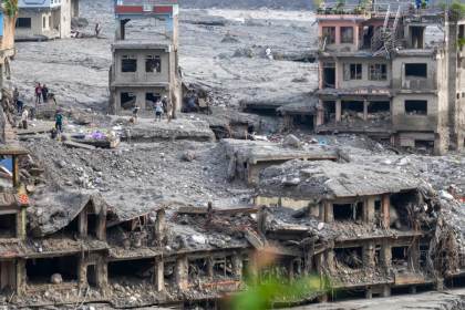 Nepal eleva a 1.355 los muertos y mantiene en casi 5.000 los desaparecidos tras la riada