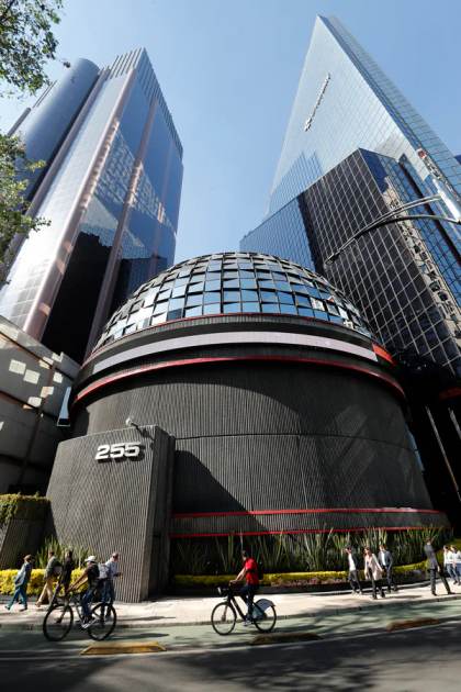 La Bolsa de México gana 0,57 % tras cinco sesiones en rojo y sube a 64.884,28 unidades