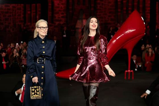 Streep y Hathaway brillan en pasarela por estreno de ' The Devil Wears Prada 2 ' en México