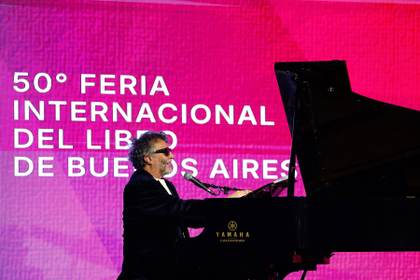 Fito Páez abre la 50 Feria del Libro de Buenos Aires con un concierto sorpresa