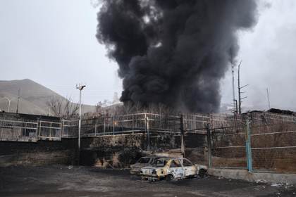 La contaminación del aire, el agua y el suelo serán daños "duraderos" de la guerra en Irán, según Observatorio