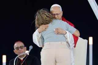 El papa llama a la sociedad a abordar la realidad dramática de los feminicidios