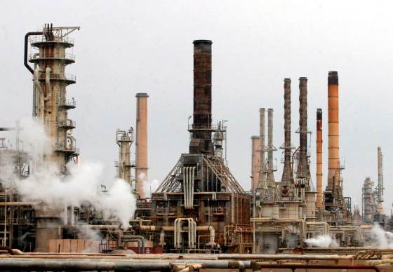 El brent cierra a 108,75 dólares, su precio más alto en casi cuatro meses