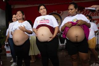 Una embarazada de mellizos gana el concurso "La Madre Panza 2026" en Nicaragua