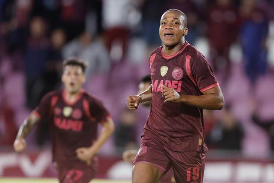 1-0. Lanús derrotó a Always Ready con el colombiano Valois como héroe