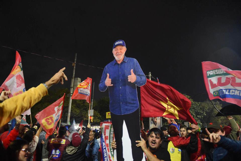 Lula gana las elecciones de remontada ante un Flávio Bolsonaro que impugnará el resultado