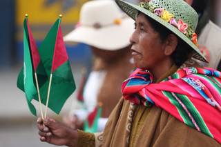 El Alto cumple 41 años en medio de luto por accidente aéreo que dejó 24 muertos en Bolivia