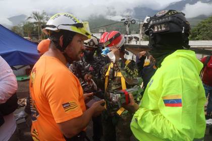 Padre del niño al que intentan rescatar en Venezuela: siento que Fabio sigue vivo