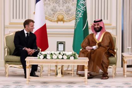 Macron y Bin Salmán abordan coordinación de esfuerzos ante la crisis en Oriente Medio