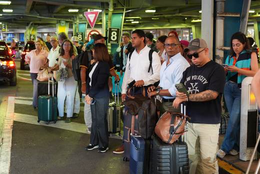 Los pasajeros del primer vuelo directo a EE.UU.: "Venezuela no se siente tan lejos"