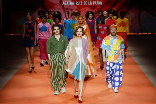 La diseñadora española Agatha Ruiz de la Prada apuesta por un mundo natural alejado de la IA