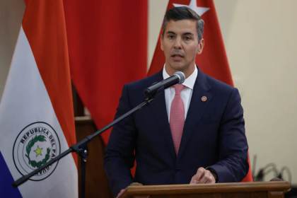 Peña destaca logros de su gestión y mejoras para 2027 en medio de conflicto con médicos
