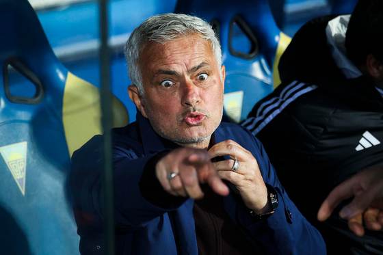 1-3. El Benfica de Mourinho termina invicto, pero sin el segundo puesto