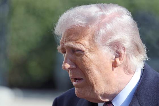 Trump permanece en su residencia de Mar-a-Lago mientras sigue el conflicto con Irán
