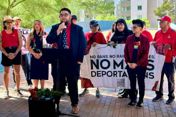 Los errores menores que ponen a jóvenes con DACA al borde de la deportación en EE.UU.
