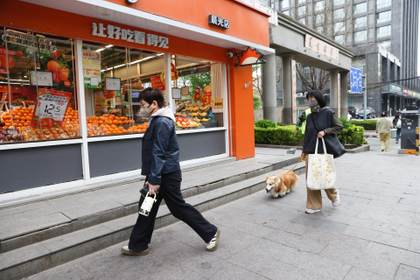 Las exportaciones chinas caen un 0,7 % en marzo, mientras las importaciones crecen un 24 %