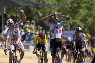 Sheinbaum felicita a Isaac del Toro por triunfo en segunda etapa del Tour de Francia