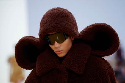 Loewe se echa al mar en la semana parisina de 'prêt-à-porter'