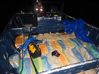 Detienen a 5 personas con cocaína valorada en 54 millones de dólares al sur de Puerto Rico