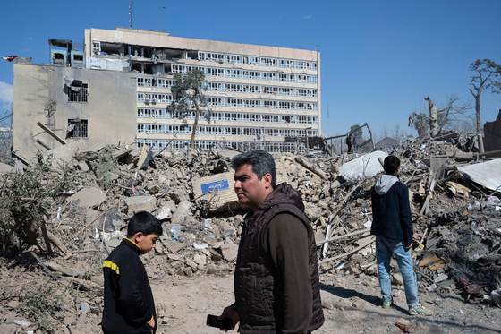 Israel ataca el edificio de la asamblea de clérigos que deben elegir al sucesor de Jameneí