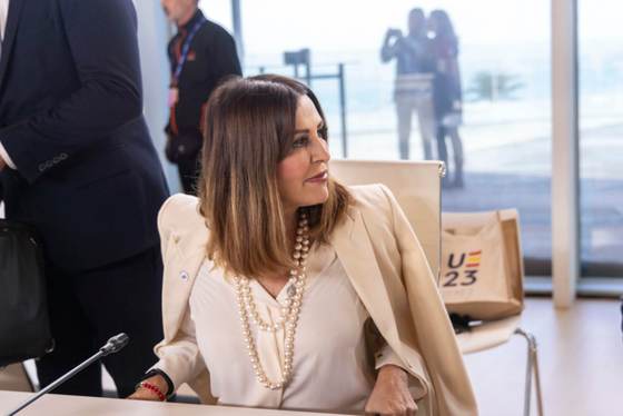 Meloni 'purga' su Gobierno tras su derrota pero choca con la resistencia de una ministra