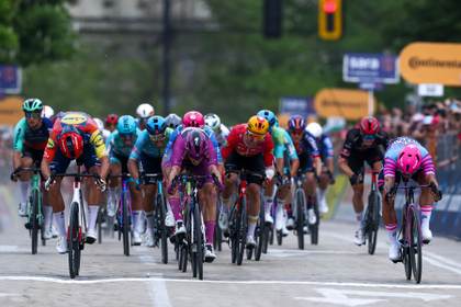 Paul Magnier gana su segunda etapa en este Giro; el uruguayo Thomas Silva sigue líder