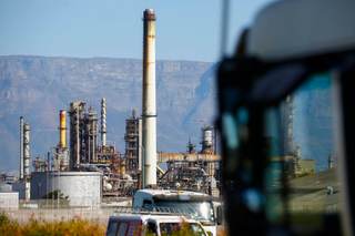 La OPEP baja un 19 % el crecimiento de demanda petrolera en 2026, tercera rebaja mensual