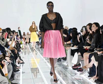 Prada hace de la falda, en todas sus versiones, la protagonista en la pasarela de Milán