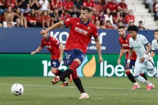 1-0. Budimir, de penalti, confirma el sólido arranque de Osasuna
