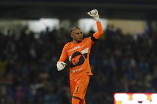 El costarricense Keylor Navas renueva contrato con Pumas hasta 2027