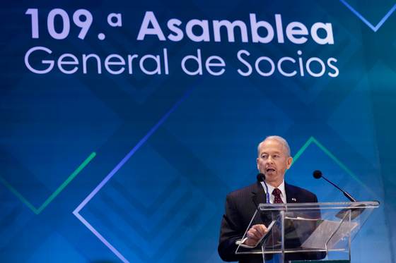 El embajador de EEUU en México destaca la "cooperación histórica" entre Sheinbaum y Trump