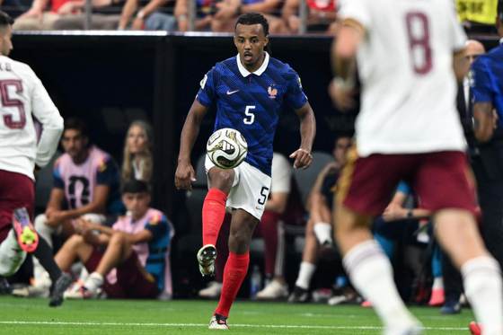 Koundé: "Es algo histórico para Kylian Mbappé, pero hoy es difícil alegrarme"