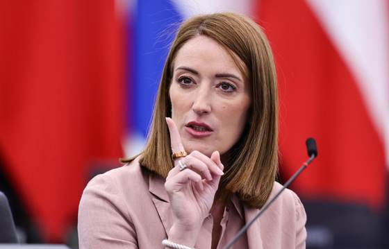 Metsola insta a la UE a no atrasar la adhesión de Ucrania