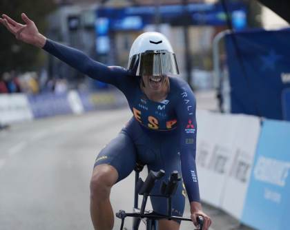 Héctor Álvarez cierra su pleno de medallas internacionales con el oro contrarreloj sub-23