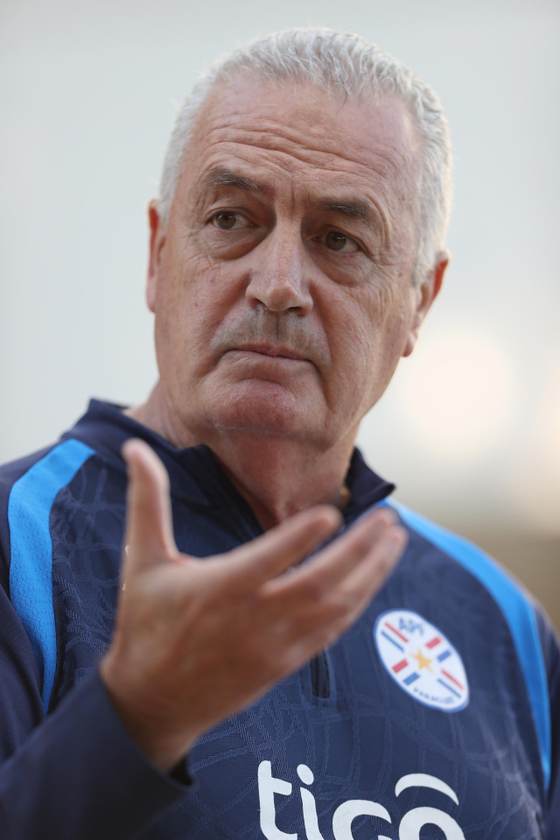 Gustavo Alfaro aún no vio "la mejor versión" de Paraguay