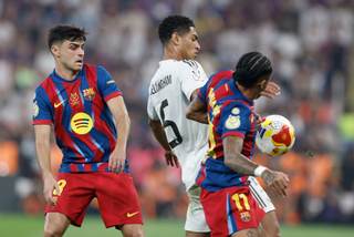 El primer alirón del Barça en un clásico y los incendios del Madrid