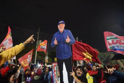 Lula gana las elecciones de remontada ante un Flávio Bolsonaro que impugnará el resultado