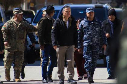 Incertidumbre y miedo en la zona afectada por explosiones en un cuartel militar en Bolivia