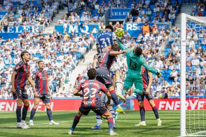 2-0. La Real se apunta a la lucha por la Liga de Campeones